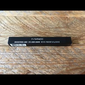 MAC Brushstroke Liner Eye-liner Liquid Brushblack